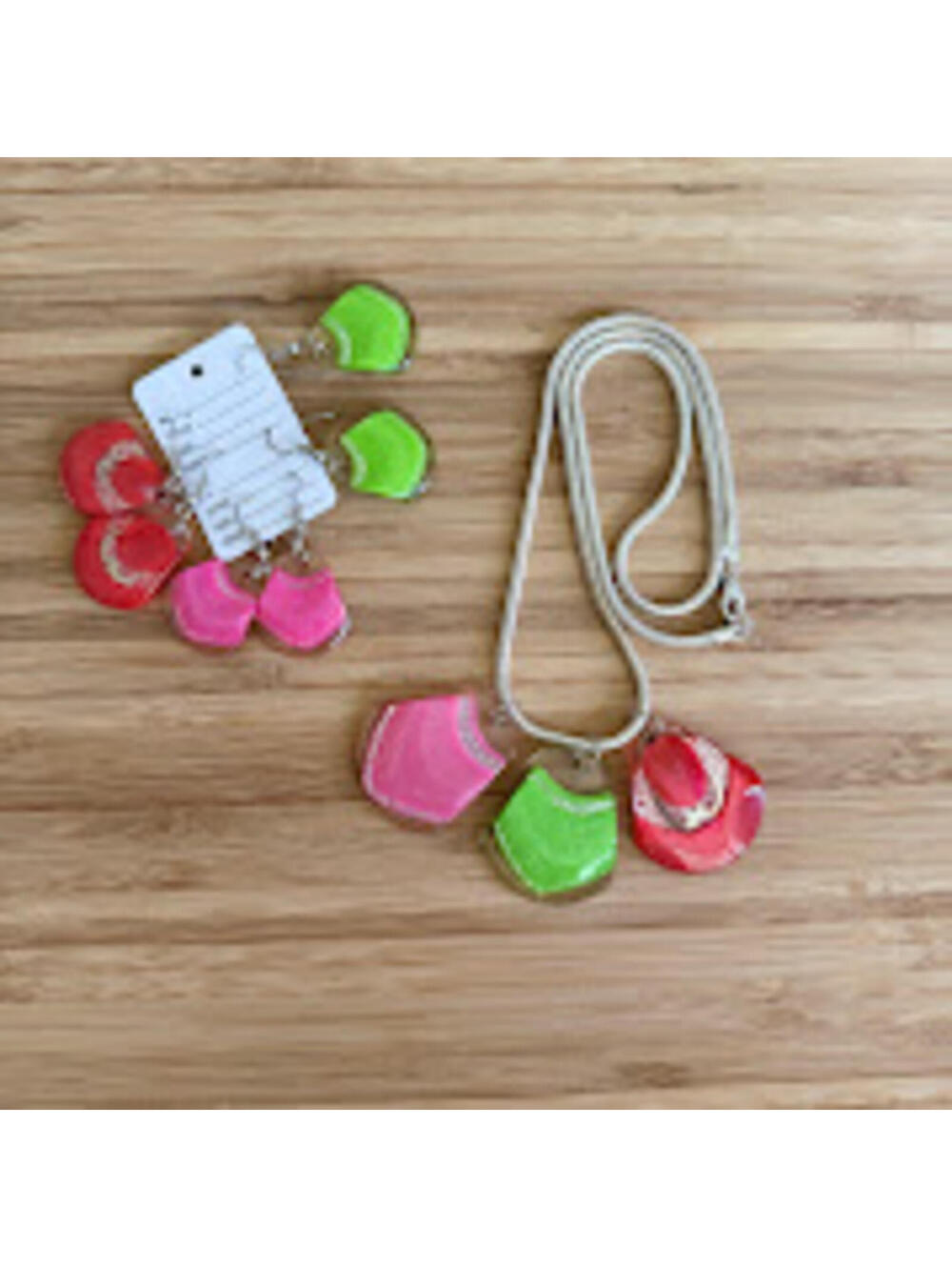 Handmade Resin Necklace & Earrings Set Retro Vibrant Pink Green Red Silver Tone